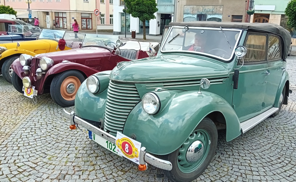 24-Skoda rapid.jpg